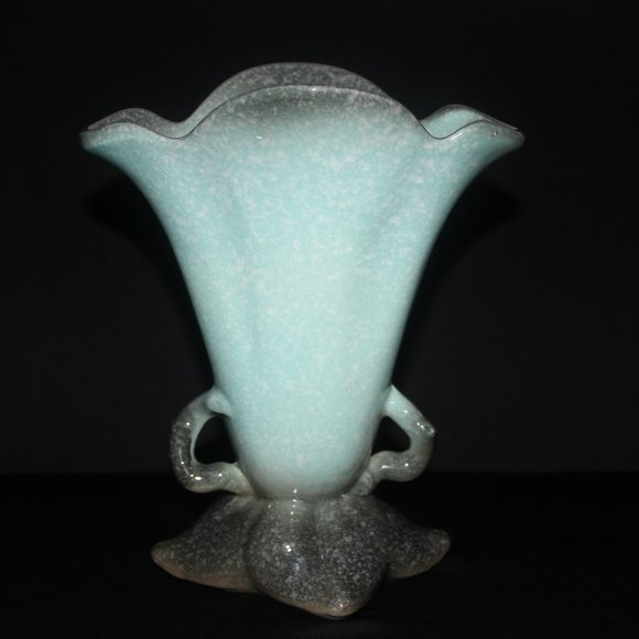 Hull Pottery Woodland Vase W16 | Vintage Hull Vase - Picture 1 of 8
